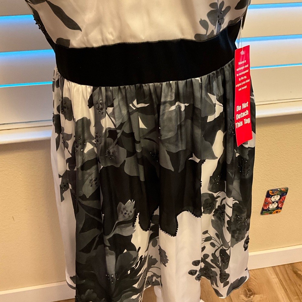 Adrianna Papell Asymmetrical Black and White Halter Sundress NWT - Picture 4 of 10